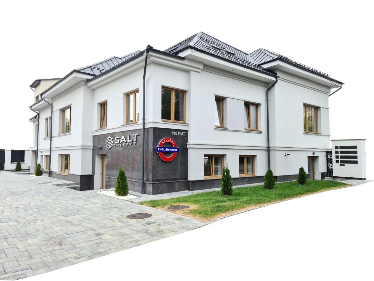 English House Bistriţa Buitenkant foto