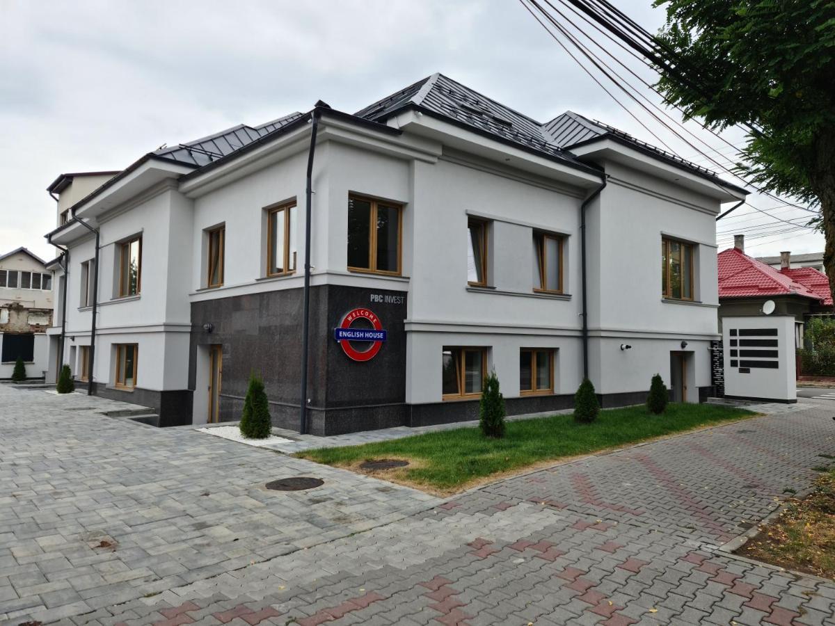 English House Bistriţa Buitenkant foto