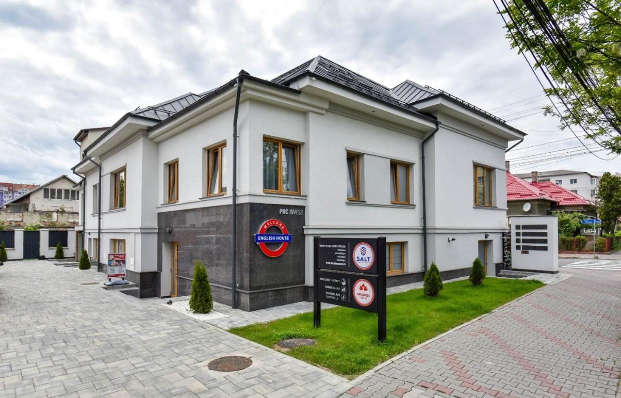 English House Bistriţa Buitenkant foto
