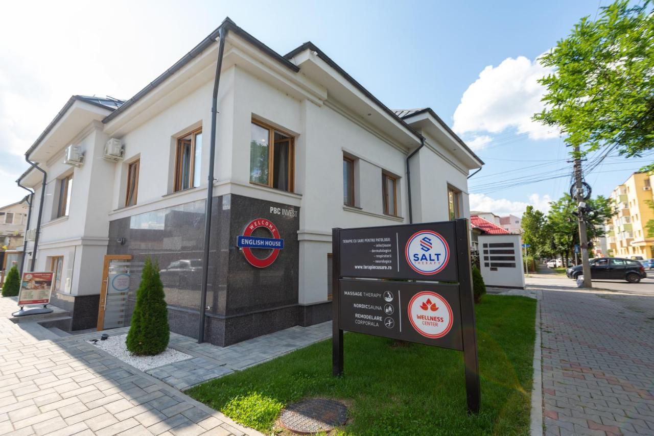 English House Bistriţa Buitenkant foto